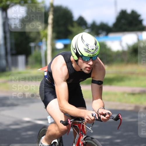 10.08.2025 - GEWOBA Citytriathlon Bremen Yannick Fuchs http://msf.ph/oto/8545738 10.08.2025 12:01:36 Radfahren 553, 560 meine-sportfotos.de