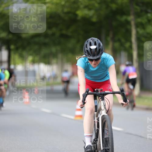10.08.2025 - GEWOBA Citytriathlon Bremen Yannick Fuchs http://msf.ph/oto/8545773 10.08.2025 12:59:47 Radfahren 595, 614, 623, 628, 644, 698, 850, 889, 907, 934, 949, 1002 meine-sportfotos.de