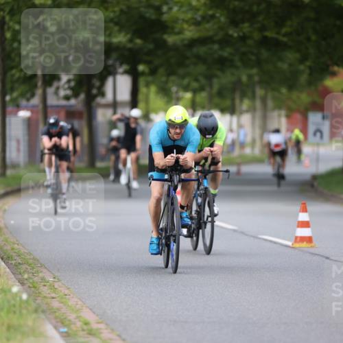10.08.2025 - GEWOBA Citytriathlon Bremen Yannick Fuchs http://msf.ph/oto/8545780 10.08.2025 12:59:48 Radfahren 595, 614, 623, 628, 644, 698, 835, 850, 889, 907, 934, 949, 1002 meine-sportfotos.de