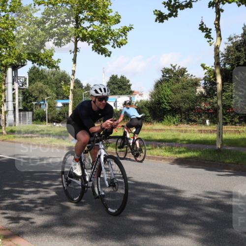 10.08.2025 - GEWOBA Citytriathlon Bremen Yannick Fuchs http://msf.ph/oto/8545846 10.08.2025 10:35:43 Radfahren 71, 83, 109, 225, 392, 452, 454, 466, 480 meine-sportfotos.de