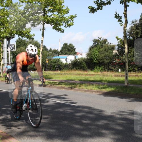 10.08.2025 - GEWOBA Citytriathlon Bremen Yannick Fuchs http://msf.ph/oto/8545849 10.08.2025 10:35:45 Radfahren 71, 83, 109, 225, 392, 452, 454, 466, 480 meine-sportfotos.de