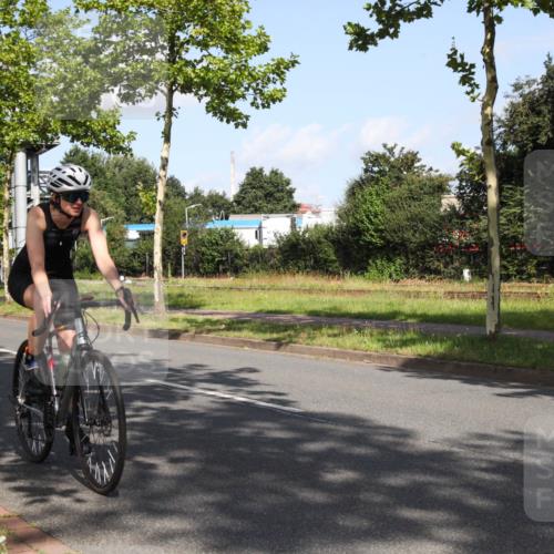 10.08.2025 - GEWOBA Citytriathlon Bremen Yannick Fuchs http://msf.ph/oto/8545852 10.08.2025 10:35:46 Radfahren 71, 83, 109, 225, 392, 452, 454 meine-sportfotos.de
