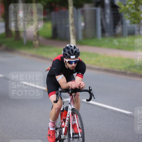 10.08.2025 - GEWOBA Citytriathlon Bremen Yannick Fuchs http://msf.ph/oto/8545853 10.08.2025 12:02:45 Radfahren 566, 637 meine-sportfotos.de
