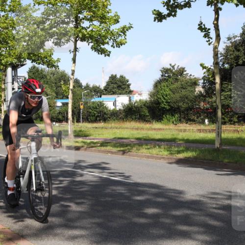 10.08.2025 - GEWOBA Citytriathlon Bremen Yannick Fuchs http://msf.ph/oto/8545856 10.08.2025 10:35:49 Radfahren 71, 83, 109, 225, 392, 452, 454 meine-sportfotos.de