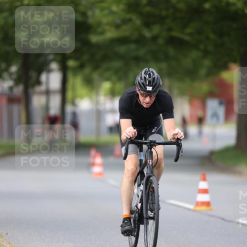 10.08.2025 - GEWOBA Citytriathlon Bremen Yannick Fuchs http://msf.ph/oto/8545868 10.08.2025 13:00:01 Radfahren 614, 623, 628, 652, 698, 803, 835, 848, 850, 871, 889, 934, 1002, 1012, 1022, 1030 meine-sportfotos.de