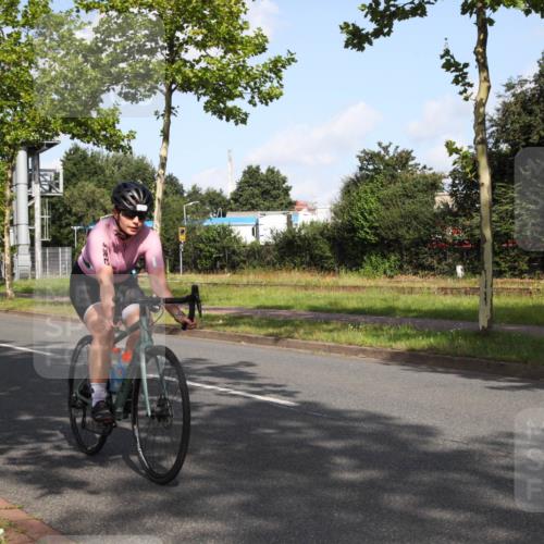 10.08.2025 - GEWOBA Citytriathlon Bremen Yannick Fuchs http://msf.ph/oto/8545979 10.08.2025 10:37:30 Radfahren 33, 49, 75, 121, 123, 145, 219, 455, 485 meine-sportfotos.de