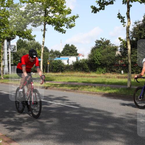 10.08.2025 - GEWOBA Citytriathlon Bremen Yannick Fuchs http://msf.ph/oto/8545998 10.08.2025 10:37:37 Radfahren 33, 49, 75, 123, 219, 375, 455, 474, 485 meine-sportfotos.de