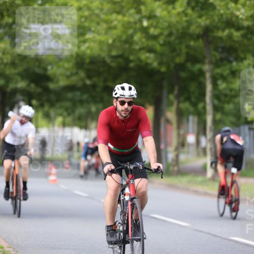 10.08.2025 - GEWOBA Citytriathlon Bremen Yannick Fuchs http://msf.ph/oto/8546034 10.08.2025 13:00:56 Radfahren 613, 646, 669, 677, 684, 713, 862, 944, 1023 meine-sportfotos.de