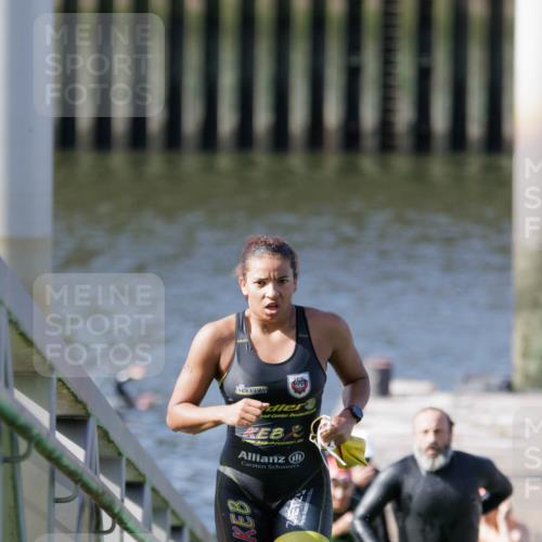 10.08.2025 - GEWOBA Citytriathlon Bremen H.Heesch http://msf.ph/oto/8546043 10.08.2025 10:16:02 Schwimmen 369, 422, 437 meine-sportfotos.de