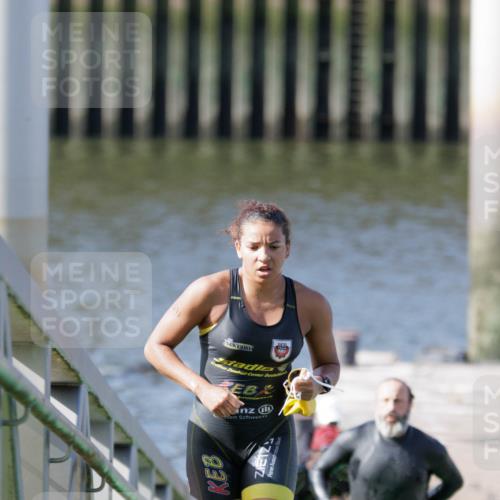 10.08.2025 - GEWOBA Citytriathlon Bremen H.Heesch http://msf.ph/oto/8546049 10.08.2025 10:16:02 Schwimmen 369, 422, 437 meine-sportfotos.de