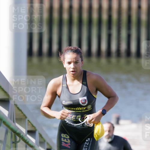 10.08.2025 - GEWOBA Citytriathlon Bremen H.Heesch http://msf.ph/oto/8546060 10.08.2025 10:16:03 Schwimmen 369, 422, 437 meine-sportfotos.de