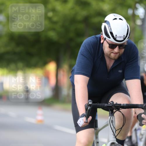 10.08.2025 - GEWOBA Citytriathlon Bremen Yannick Fuchs http://msf.ph/oto/8546174 10.08.2025 13:01:16 Radfahren 713, 829, 837, 926, 944, 1001 meine-sportfotos.de