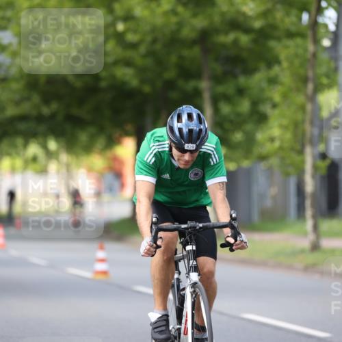 10.08.2025 - GEWOBA Citytriathlon Bremen Yannick Fuchs http://msf.ph/oto/8546186 10.08.2025 13:01:22 Radfahren 800, 816, 829, 837, 926, 1001 meine-sportfotos.de