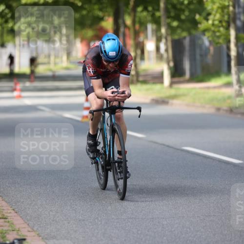 10.08.2025 - GEWOBA Citytriathlon Bremen Yannick Fuchs http://msf.ph/oto/8546226 10.08.2025 13:01:32 Radfahren 608, 663, 716, 754, 800, 816, 819, 829, 851 meine-sportfotos.de