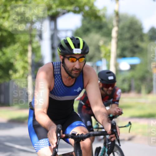 10.08.2025 - GEWOBA Citytriathlon Bremen Yannick Fuchs http://msf.ph/oto/8546236 10.08.2025 12:07:26 Radfahren 650, 740, 786, 815, 831 meine-sportfotos.de