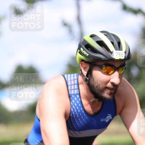 10.08.2025 - GEWOBA Citytriathlon Bremen Yannick Fuchs http://msf.ph/oto/8546248 10.08.2025 12:07:27 Radfahren 650, 740, 786, 815, 831 meine-sportfotos.de