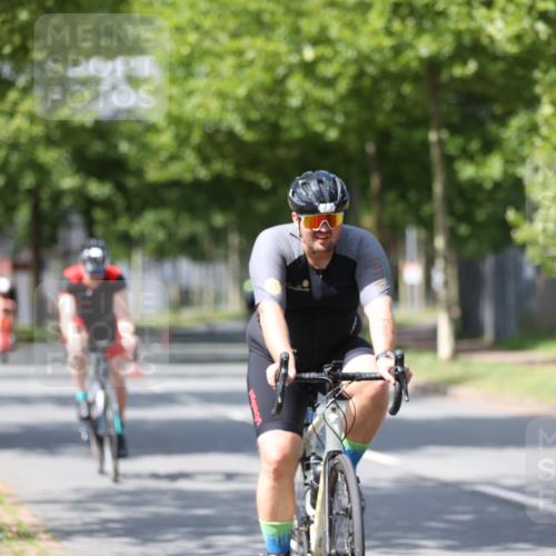 10.08.2025 - GEWOBA Citytriathlon Bremen Yannick Fuchs http://msf.ph/oto/8546329 10.08.2025 13:01:40 Radfahren 608, 663, 703, 716, 754, 800, 816, 819, 828, 851, 923 meine-sportfotos.de