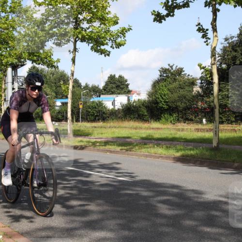 10.08.2025 - GEWOBA Citytriathlon Bremen Yannick Fuchs http://msf.ph/oto/8546337 10.08.2025 10:39:28 Radfahren 35, 59, 87, 95, 107, 165, 185, 215, 221, 233, 374, 435, 436, 440, 453, 481 meine-sportfotos.de