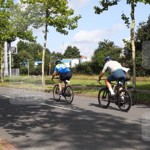 10.08.2025 - GEWOBA Citytriathlon Bremen Yannick Fuchs http://msf.ph/oto/8546350 10.08.2025 10:39:30 Radfahren 59, 87, 95, 107, 165, 185, 209, 221, 233, 374, 435, 436, 440, 453, 481 meine-sportfotos.de
