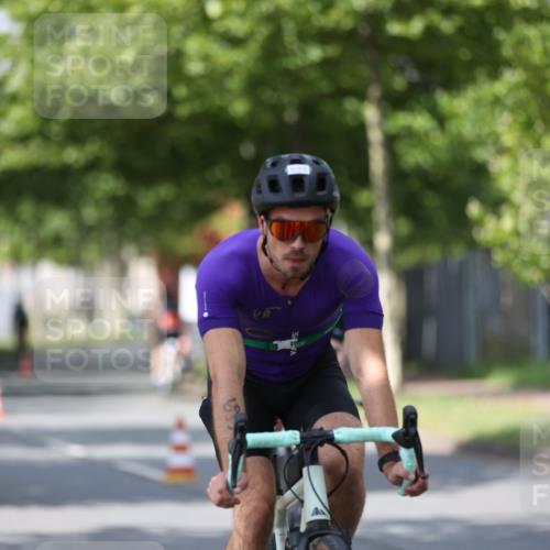 10.08.2025 - GEWOBA Citytriathlon Bremen Yannick Fuchs http://msf.ph/oto/8546366 10.08.2025 12:07:40 Radfahren 559, 609, 646, 650, 693, 705, 706, 721, 723, 740, 815, 879 meine-sportfotos.de