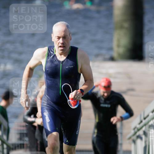 10.08.2025 - GEWOBA Citytriathlon Bremen H.Heesch http://msf.ph/oto/8546473 10.08.2025 10:18:14 Schwimmen 353, 386, 407, 423, 471 meine-sportfotos.de