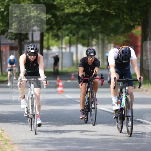 10.08.2025 - GEWOBA Citytriathlon Bremen Yannick Fuchs http://msf.ph/oto/8546499 10.08.2025 13:01:54 Radfahren 586, 703, 819, 828, 842, 851, 923, 953, 964, 1011 meine-sportfotos.de