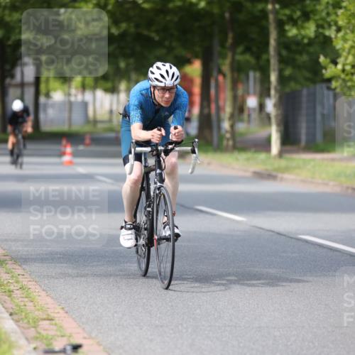10.08.2025 - GEWOBA Citytriathlon Bremen Yannick Fuchs http://msf.ph/oto/8546541 10.08.2025 13:01:58 Radfahren 586, 703, 731, 828, 842, 923, 953, 964, 1011 meine-sportfotos.de