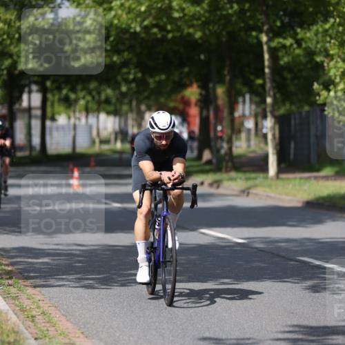 10.08.2025 - GEWOBA Citytriathlon Bremen Yannick Fuchs http://msf.ph/oto/8546542 10.08.2025 12:07:54 Radfahren 559, 574, 609, 646, 660, 696, 698, 705, 706, 721, 723, 879 meine-sportfotos.de