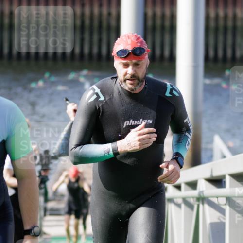 10.08.2025 - GEWOBA Citytriathlon Bremen H.Heesch http://msf.ph/oto/8546550 10.08.2025 10:18:33 Schwimmen 349, 354, 412, 414, 508 meine-sportfotos.de