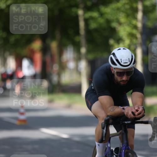 10.08.2025 - GEWOBA Citytriathlon Bremen Yannick Fuchs http://msf.ph/oto/8546557 10.08.2025 12:07:55 Radfahren 559, 574, 609, 646, 660, 696, 698, 706, 721, 723, 879 meine-sportfotos.de