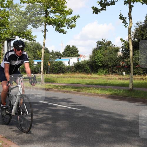 10.08.2025 - GEWOBA Citytriathlon Bremen Yannick Fuchs http://msf.ph/oto/8546613 10.08.2025 10:41:02 Radfahren 37, 67, 73, 139, 153, 203, 237, 369, 431 meine-sportfotos.de