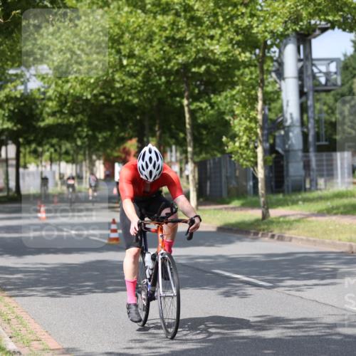 10.08.2025 - GEWOBA Citytriathlon Bremen Yannick Fuchs http://msf.ph/oto/8546618 10.08.2025 12:08:09 Radfahren 574, 595, 696, 698 meine-sportfotos.de