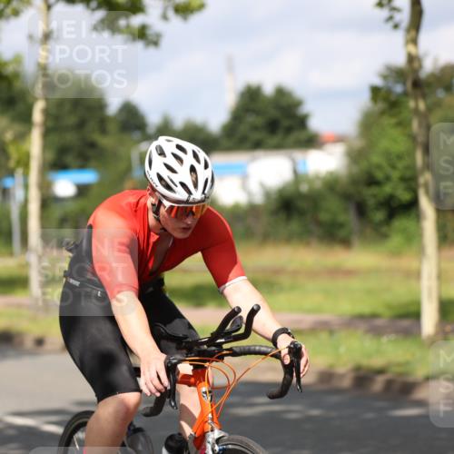 10.08.2025 - GEWOBA Citytriathlon Bremen Yannick Fuchs http://msf.ph/oto/8546627 10.08.2025 12:08:10 Radfahren 574, 595, 696, 698 meine-sportfotos.de