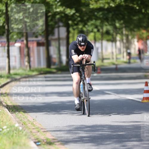 10.08.2025 - GEWOBA Citytriathlon Bremen Yannick Fuchs http://msf.ph/oto/8546664 10.08.2025 13:02:26 Radfahren 607, 647, 771, 955 meine-sportfotos.de