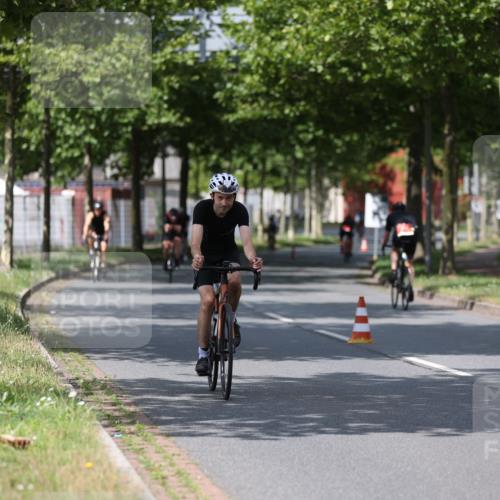 10.08.2025 - GEWOBA Citytriathlon Bremen Yannick Fuchs http://msf.ph/oto/8546690 10.08.2025 12:08:24 Radfahren 595, 597, 603, 661, 672, 737 meine-sportfotos.de
