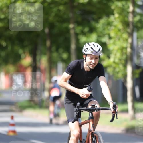 10.08.2025 - GEWOBA Citytriathlon Bremen Yannick Fuchs http://msf.ph/oto/8546758 10.08.2025 13:02:44 Radfahren 647, 661, 712, 911, 955, 1020 meine-sportfotos.de