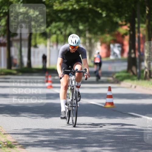 10.08.2025 - GEWOBA Citytriathlon Bremen Yannick Fuchs http://msf.ph/oto/8546773 10.08.2025 13:02:47 Radfahren 647, 661, 712, 911, 955, 1020 meine-sportfotos.de