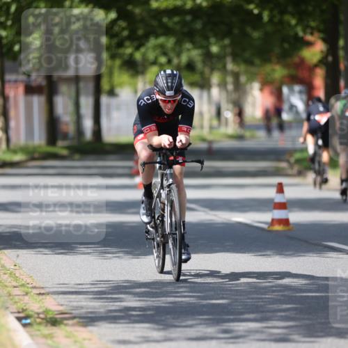 10.08.2025 - GEWOBA Citytriathlon Bremen Yannick Fuchs http://msf.ph/oto/8546795 10.08.2025 13:02:53 Radfahren 661, 712, 911, 1020 meine-sportfotos.de