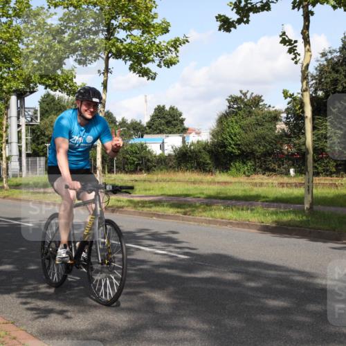 10.08.2025 - GEWOBA Citytriathlon Bremen Yannick Fuchs http://msf.ph/oto/8546812 10.08.2025 10:43:37 Radfahren 53, 217, 361, 422, 487, 507 meine-sportfotos.de
