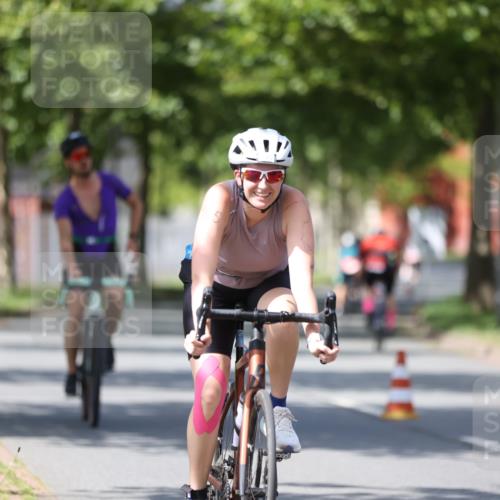 10.08.2025 - GEWOBA Citytriathlon Bremen Yannick Fuchs http://msf.ph/oto/8546833 10.08.2025 13:03:06 Radfahren 651, 668, 693, 898, 945, 1020 meine-sportfotos.de