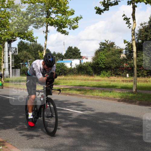 10.08.2025 - GEWOBA Citytriathlon Bremen Yannick Fuchs http://msf.ph/oto/8546895 10.08.2025 10:47:37 Radfahren 205 meine-sportfotos.de