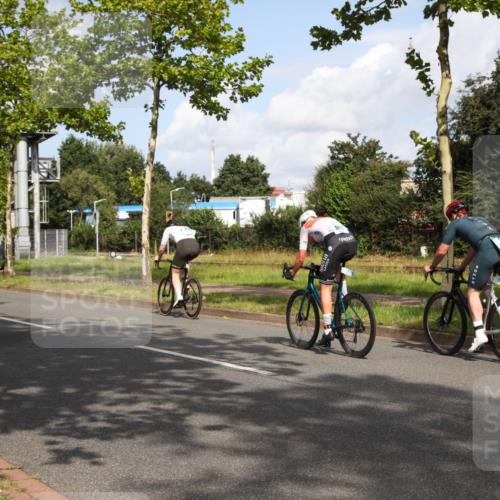 10.08.2025 - GEWOBA Citytriathlon Bremen Yannick Fuchs http://msf.ph/oto/8546940 10.08.2025 10:48:26 Radfahren 127, 129, 363, 423 meine-sportfotos.de