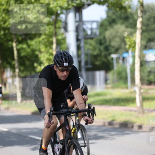 10.08.2025 - GEWOBA Citytriathlon Bremen Yannick Fuchs http://msf.ph/oto/8546975 10.08.2025 12:09:11 Radfahren 727, 731, 779, 837, 871, 890, 896 meine-sportfotos.de