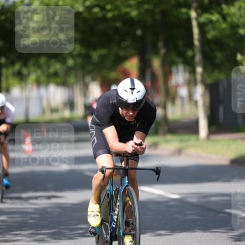 10.08.2025 - GEWOBA Citytriathlon Bremen Yannick Fuchs http://msf.ph/oto/8546990 10.08.2025 12:09:14 Radfahren 611, 727, 731, 779, 837, 871, 880, 890, 896 meine-sportfotos.de