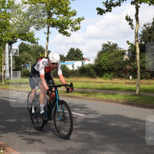 10.08.2025 - GEWOBA Citytriathlon Bremen Yannick Fuchs http://msf.ph/oto/8546993 10.08.2025 10:49:13 Radfahren 81, 105, 151, 213, 245, 387, 407, 420, 430 meine-sportfotos.de