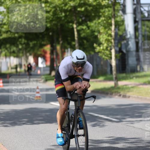 10.08.2025 - GEWOBA Citytriathlon Bremen Yannick Fuchs http://msf.ph/oto/8547001 10.08.2025 12:09:15 Radfahren 611, 633, 727, 731, 779, 814, 837, 871, 880, 890, 896 meine-sportfotos.de
