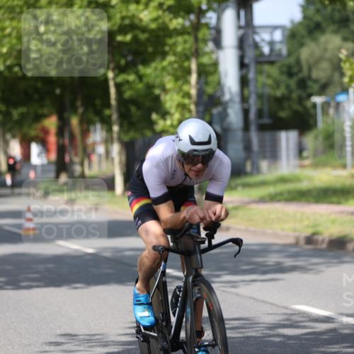 10.08.2025 - GEWOBA Citytriathlon Bremen Yannick Fuchs http://msf.ph/oto/8547006 10.08.2025 12:09:15 Radfahren 611, 633, 727, 731, 779, 814, 837, 871, 880, 890, 896 meine-sportfotos.de