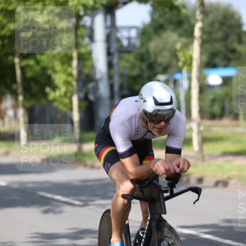 10.08.2025 - GEWOBA Citytriathlon Bremen Yannick Fuchs http://msf.ph/oto/8547009 10.08.2025 12:09:15 Radfahren 611, 633, 727, 731, 779, 814, 837, 871, 880, 890, 896 meine-sportfotos.de