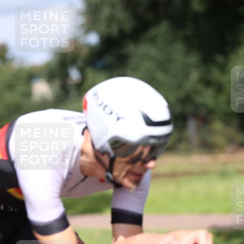 10.08.2025 - GEWOBA Citytriathlon Bremen Yannick Fuchs http://msf.ph/oto/8547015 10.08.2025 12:09:15 Radfahren 611, 633, 727, 731, 779, 814, 837, 871, 880, 890, 896 meine-sportfotos.de