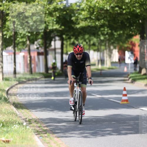 10.08.2025 - GEWOBA Citytriathlon Bremen Yannick Fuchs http://msf.ph/oto/8547022 10.08.2025 12:09:19 Radfahren 611, 633, 731, 779, 814, 837, 871, 880, 890, 896 meine-sportfotos.de